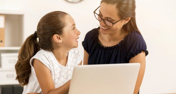 Mom and daughter talking about Minecraft safety