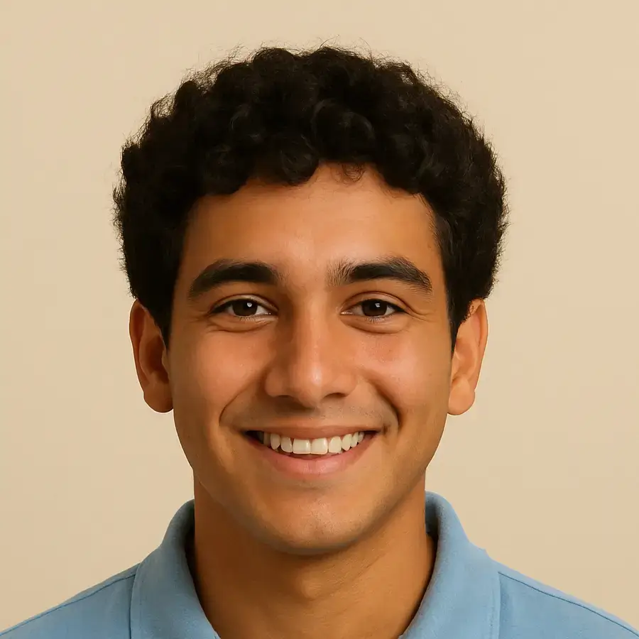 Intern headshot Alejandro