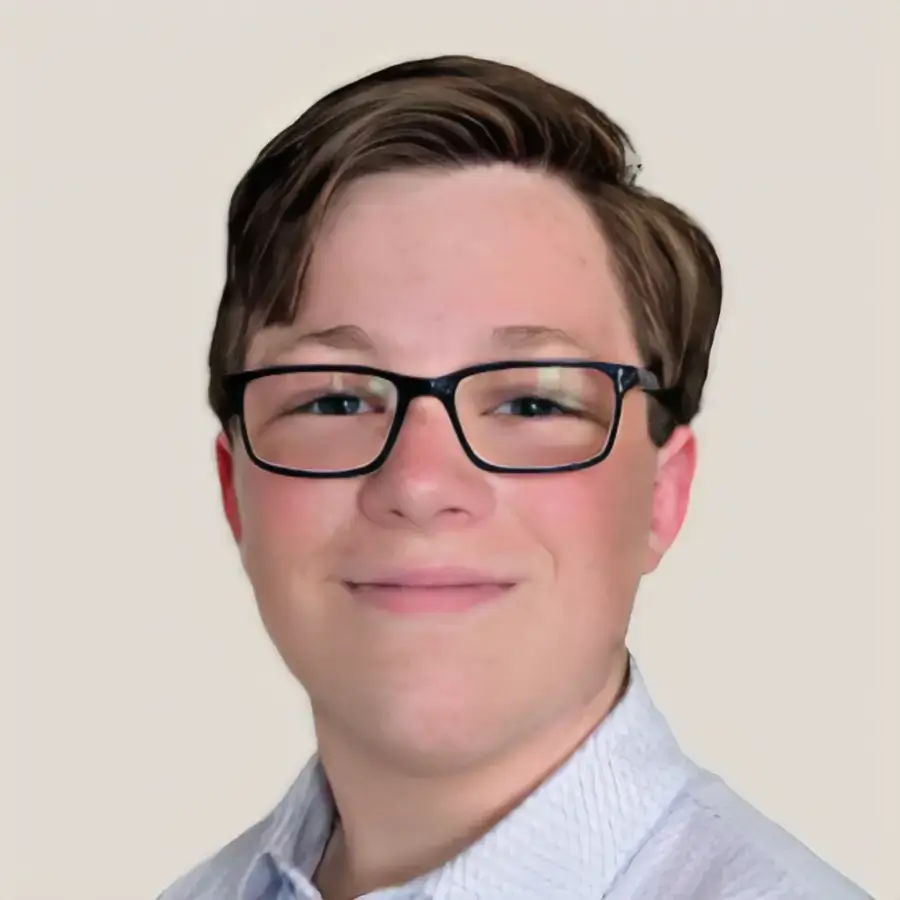 Intern headshot colin