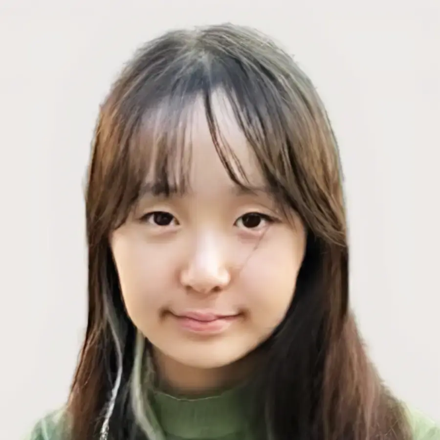 Intern headshot rena